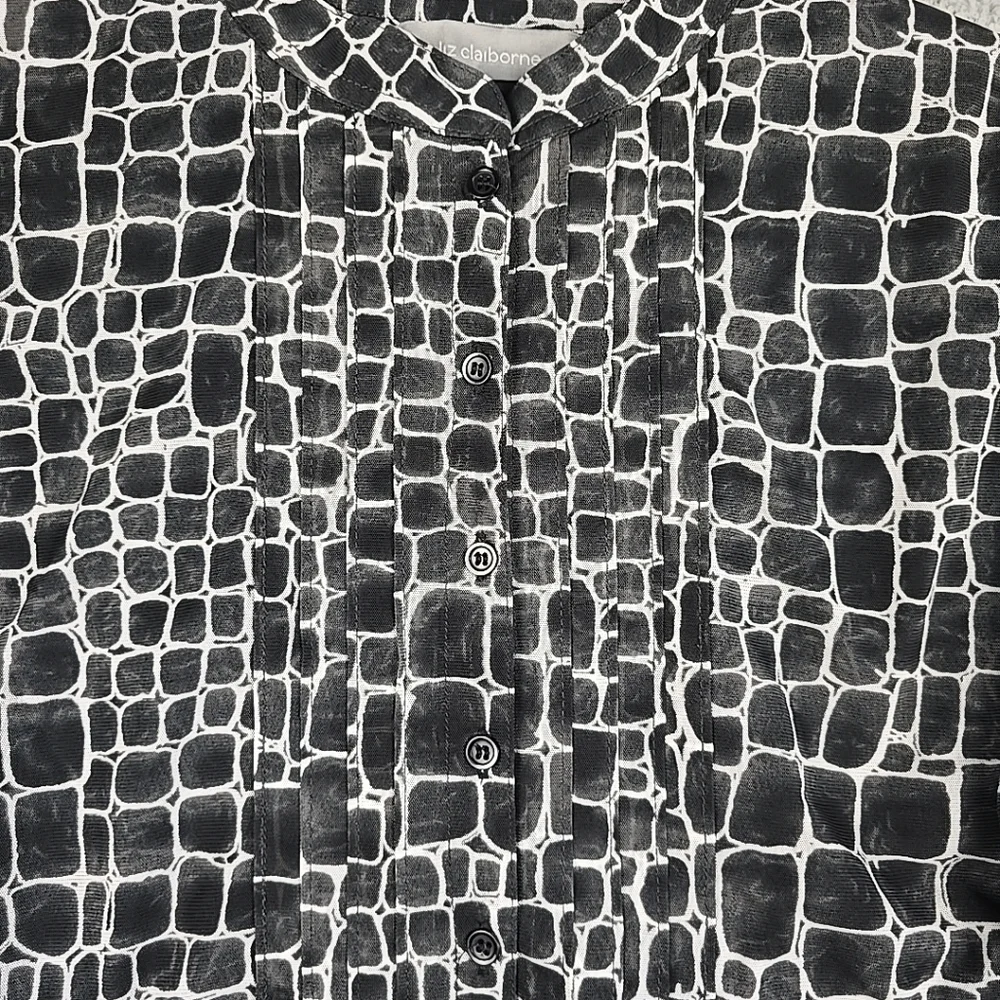 Liz Claiborne Blouse Women's L Colorful Geometric Long Sleeve Button Top